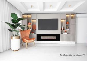 A television and/or entertainment centre at Luxury Suites by NOK ISTANBUL NISANTASI