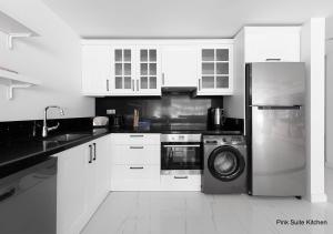 A kitchen or kitchenette at Luxury Suites by NOK ISTANBUL NISANTASI