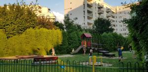 Fotografia z galérie ubytovania Apartament z balkonem Przy parku vo Varšave
