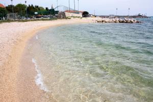 Zdjęcie z galerii obiektu Apartments with a parking space Turanj, Biograd - 6212 w mieście Turanj