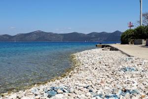 Zdjęcie z galerii obiektu Holiday apartments Veli Iz, Iz - 6253 w mieście Mali Iž