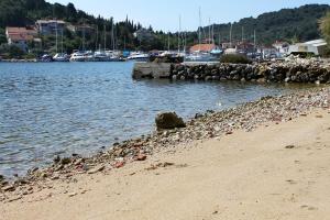 Zdjęcie z galerii obiektu Holiday apartments Veli Iz, Iz - 6253 w mieście Mali Iž