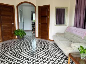 Foto sihtkohas Ban Chak Phai asuva majutusasutuse New Home Gบ้านเดี่ยวสร้างใหม่ ใกล้ทะเล ตัวเมืองระยอง galeriist