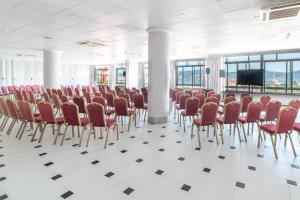 Телевизор и/или развлекательный центр в Hotel Bahía de Vigo