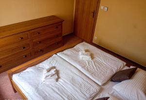 Posteľ alebo postele v izbe v ubytovaní Hotel Lesna - Apartment Privileged with Garden & Terrace