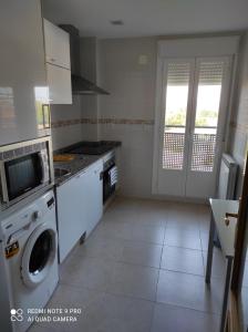 Köök või kööginurk majutusasutuses LOS OBARENES