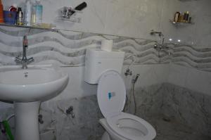 Kylpyhuone majoituspaikassa Shahar Palace