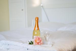 Postel nebo postele na pokoji v ubytování Ferienhof Kluvetasch Appartement Nr 1 - Ostseekrabbe