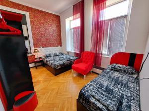 Postel nebo postele na pokoji v ubytování Liza's home
