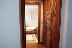 Posteľ alebo postele v izbe v ubytovaní On the Water Villa & Pool