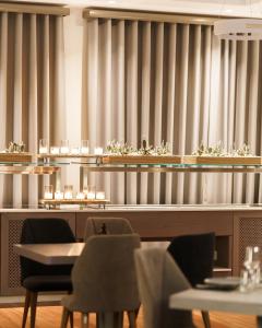 Reštaurácia alebo iné gastronomické zariadenie v ubytovaní My Way Hotel & Events
