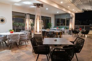 Reštaurácia alebo iné gastronomické zariadenie v ubytovaní My Way Hotel & Events