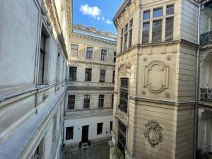 The building in which Az apartmant is located