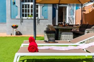 Zahrada ubytování VILLA MELYNA Private Heated Pool