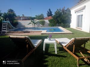 Bazén v ubytování VILLA SANTA CLARA nebo v jeho okolí