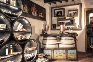 Fotografia z galérie ubytovania Chianti Craft House Badia a Passignano v destinácii Badia A Passignano