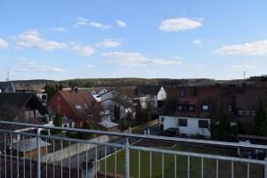d'un balcon offrant une vue sur la ville. dans l'établissement Ferienwohnung Blaßneck, à Zirndorf