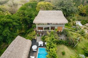 View ng pool sa Casa Origen o sa malapit