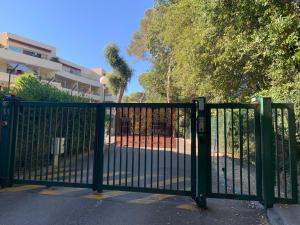 Fotografia z galérie ubytovania Le Vaugrenier Parc - Proche Sophia Antipolis - Climatisé v destinácii Villeneuve-Loubet