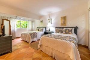 Postel nebo postele na pokoji v ubytování Four Bedrooms Pool Luxury Villa