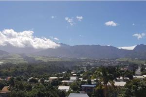 En generel udsigt til bjerge eller udsigt til bjerge taget fra lejligheden + 8 billeder