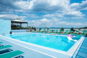 Bazén v ubytování Grand Hotel Ambasciatori Wellness & Spa nebo v jeho okolí