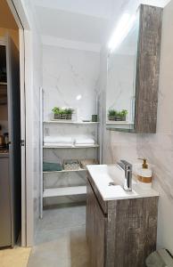 A bathroom at jack daniel's appartment