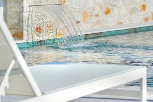 Olia Thassos - Luxury Apartments内部或周边的泳池