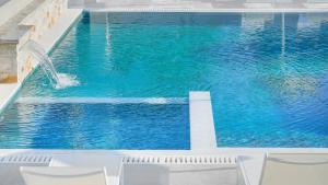 Olia Thassos - Luxury Apartments内部或周边的泳池