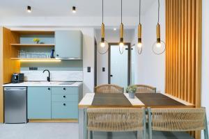 Olia Thassos - Luxury Apartments的厨房或小厨房