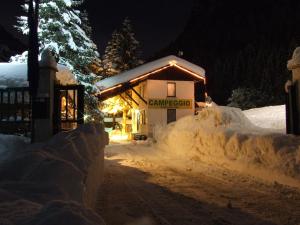 Afbeelding uit fotogalerij van Campodolcino Camping in Campodolcino