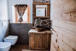Koupelna v ubytování Atelier della Montagna + 35 fotografií