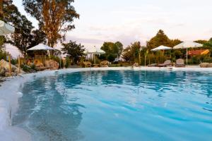 Bazén v ubytování Sun 'n Chill, Boutique Apartments & Beach Villa nebo v jeho okolí + 37 fotografií