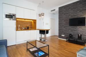 Kuchyňa alebo kuchynka v ubytovaní Minimal Rooms by ELE Apartments