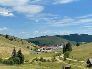 a small town in the middle of a green hill at Chalupa pod Tatrami in Liptovská Teplička