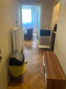 Kuchyňa alebo kuchynka v ubytovaní Roland Apartment Downtown - Pozsonyi