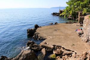 Zdjęcie z galerii obiektu Apartments with a parking space Lovran, Opatija - 7807 w mieście Lovran