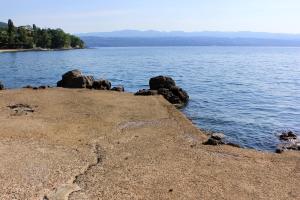 Zdjęcie z galerii obiektu Apartments with a parking space Lovran, Opatija - 7807 w mieście Lovran