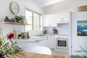 Η κουζίνα ή μικρή κουζίνα στο Birdsea House +25 φωτογραφίες