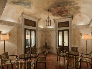 Posezení v ubytování Palazzo Cardinal Cesi