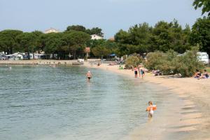 Fotografie z fotogalerie ubytování Apartments by the sea Banjol, Rab - 16638 v Rabu