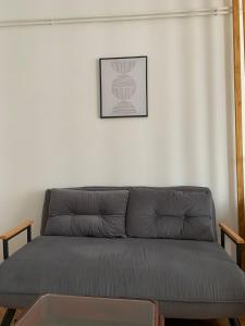 Гостиная зона в Comfy Studio - 1 minute walk to Delta Planet