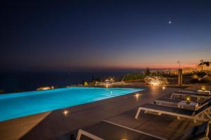 Bazén v ubytovaní Kefalonian Escape Suites alebo v jeho blízkosti