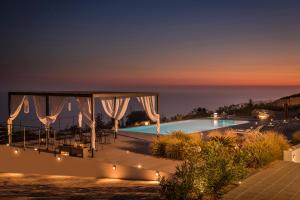 Bazén v ubytovaní Kefalonian Escape Suites alebo v jeho blízkosti