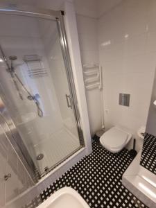 Koupelna v ubytování Apartamenty Duo