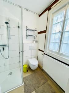 Koupelna v ubytování Auszeit - Historisches Ferienhaus in der Südpfalz