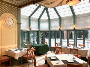 Restaurace v ubytování Hotel Monterey Lasoeur Ginza + 37 fotografií