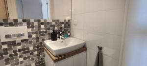 Kúpeľňa v ubytovaní Labo Apartment Bagno Palace of Culture View + 14 fotografií