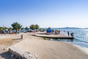 Zdjęcie z galerii obiektu Apartments by the sea Sveti Petar, Biograd - 16852 w mieście Sveti Filip i Jakov