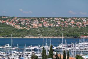 Fotografie z fotogalerie ubytování Apartments with a parking space Kornic, Krk - 17467 v destinaci Kornić